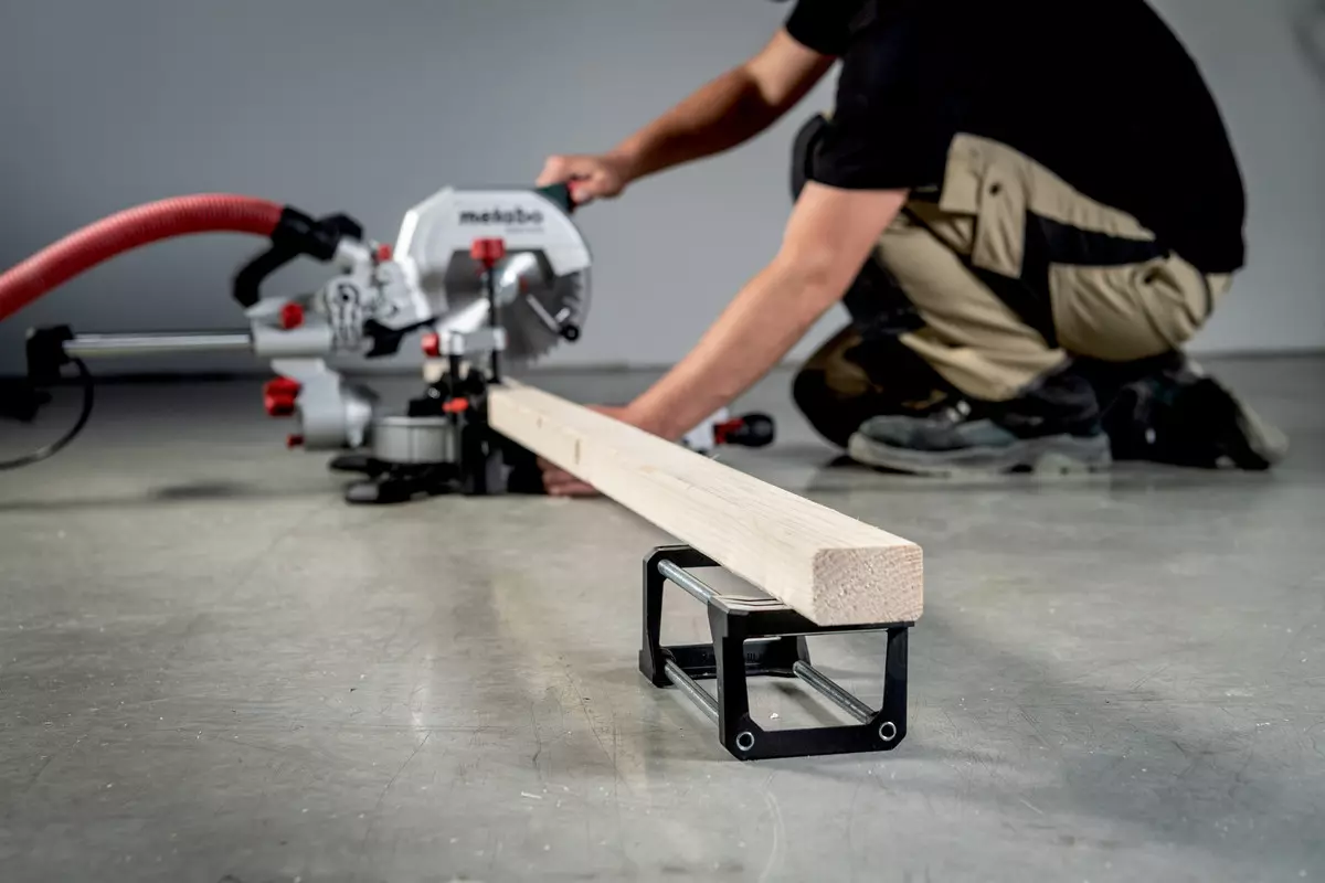 Scie à Onglet Radiale KGS 305 M METABO - 1600 W - 613305000 6 Scie à Onglet Radiale KGS 305 M METABO - 1600 W - 613305000 – Image 6